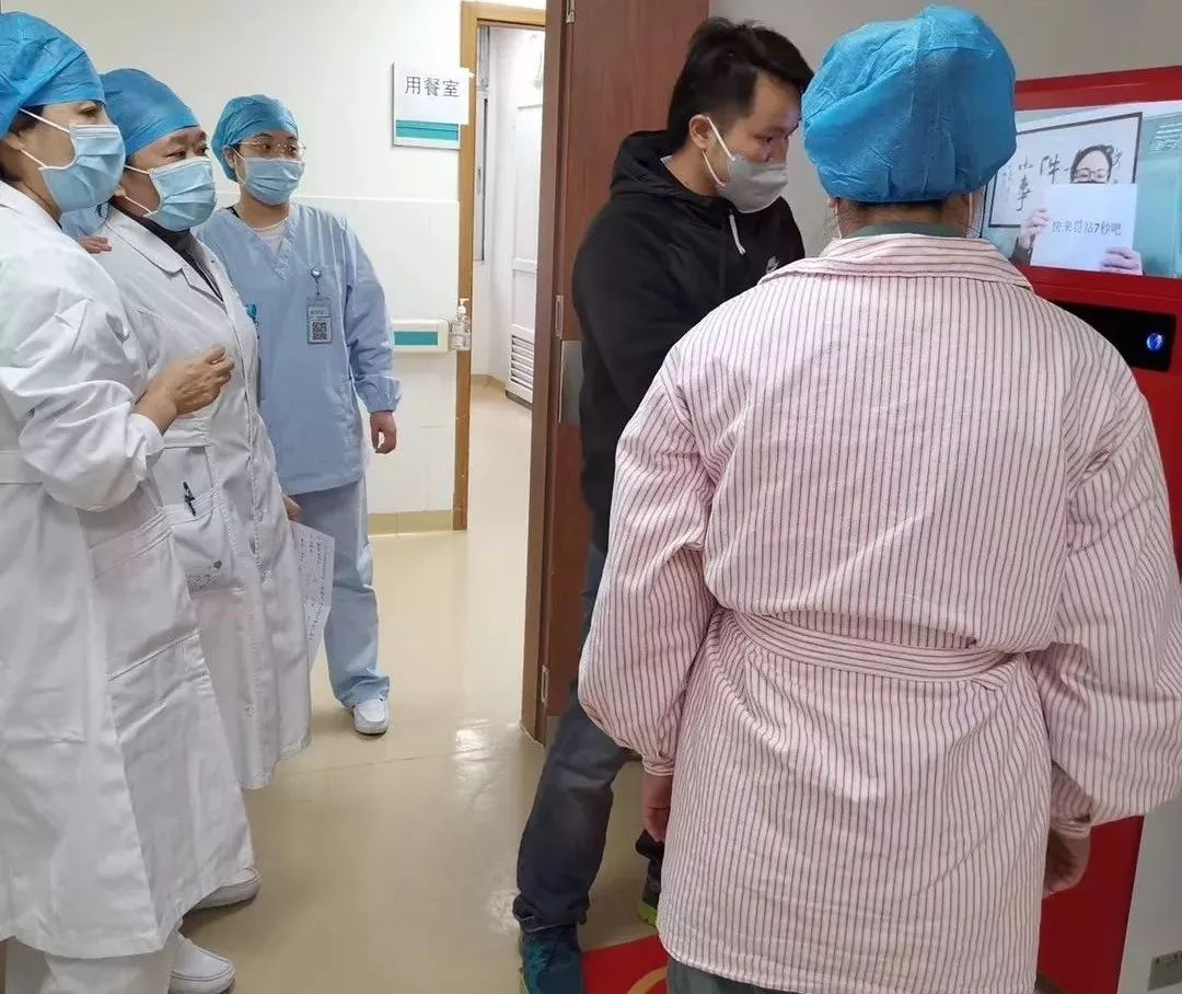 医院场所使用好色先生污版APP智能消毒机用于人体消毒