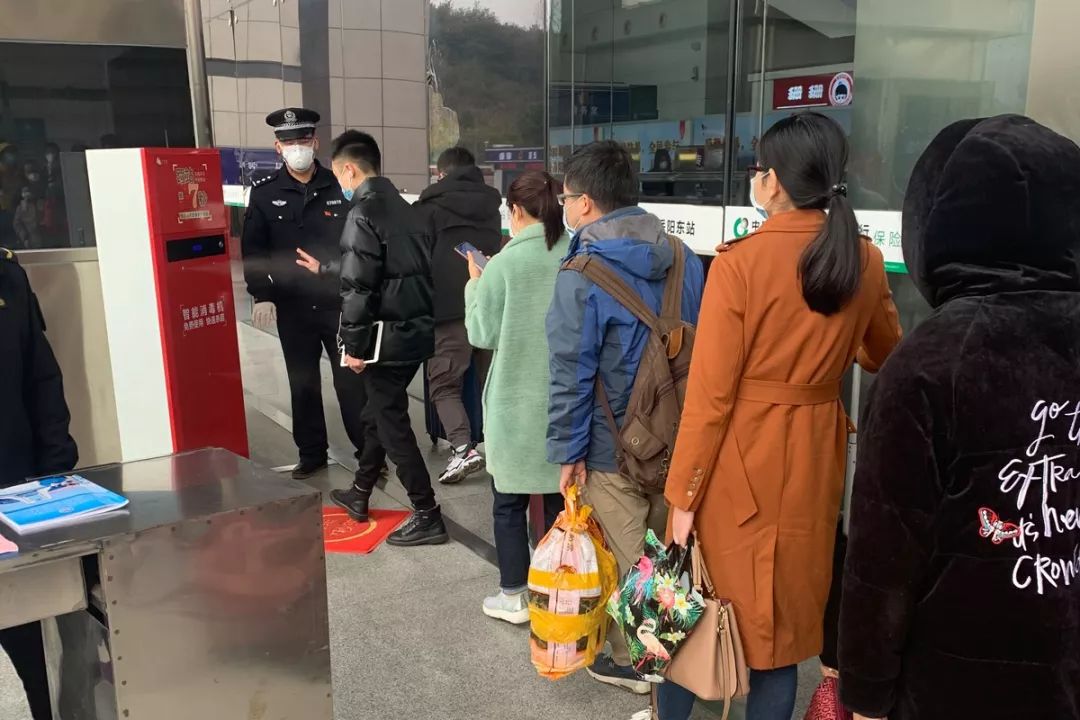 好色先生污版APP智能消毒机应用于公共场合人体消毒