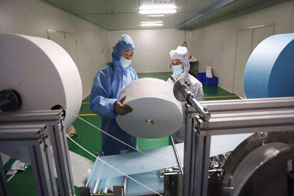 熔喷布材料是口罩的“心脏”，使用好色先生IOS破解版进行加热熔喷布