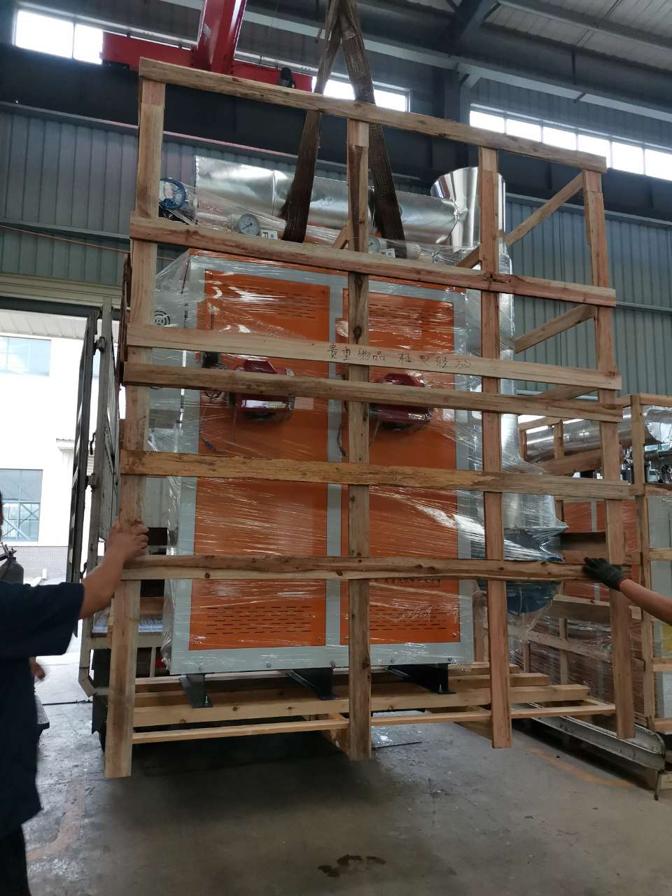郑州调味品加工不锈钢蒸汽发生器采用食品级不锈钢材质，洁净加工调味品